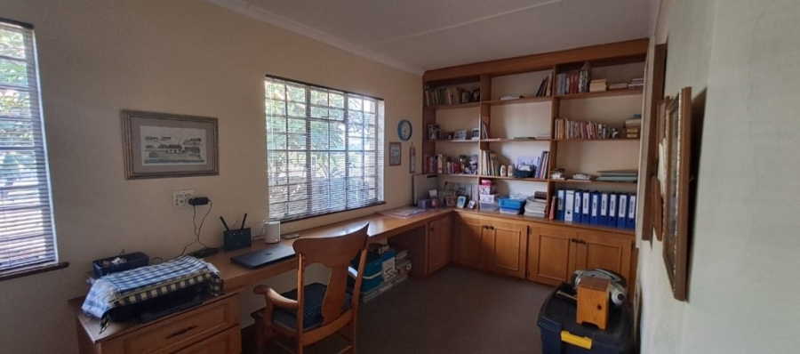 4 Bedroom Property for Sale in Van Riebeeck Hoogte Eastern Cape